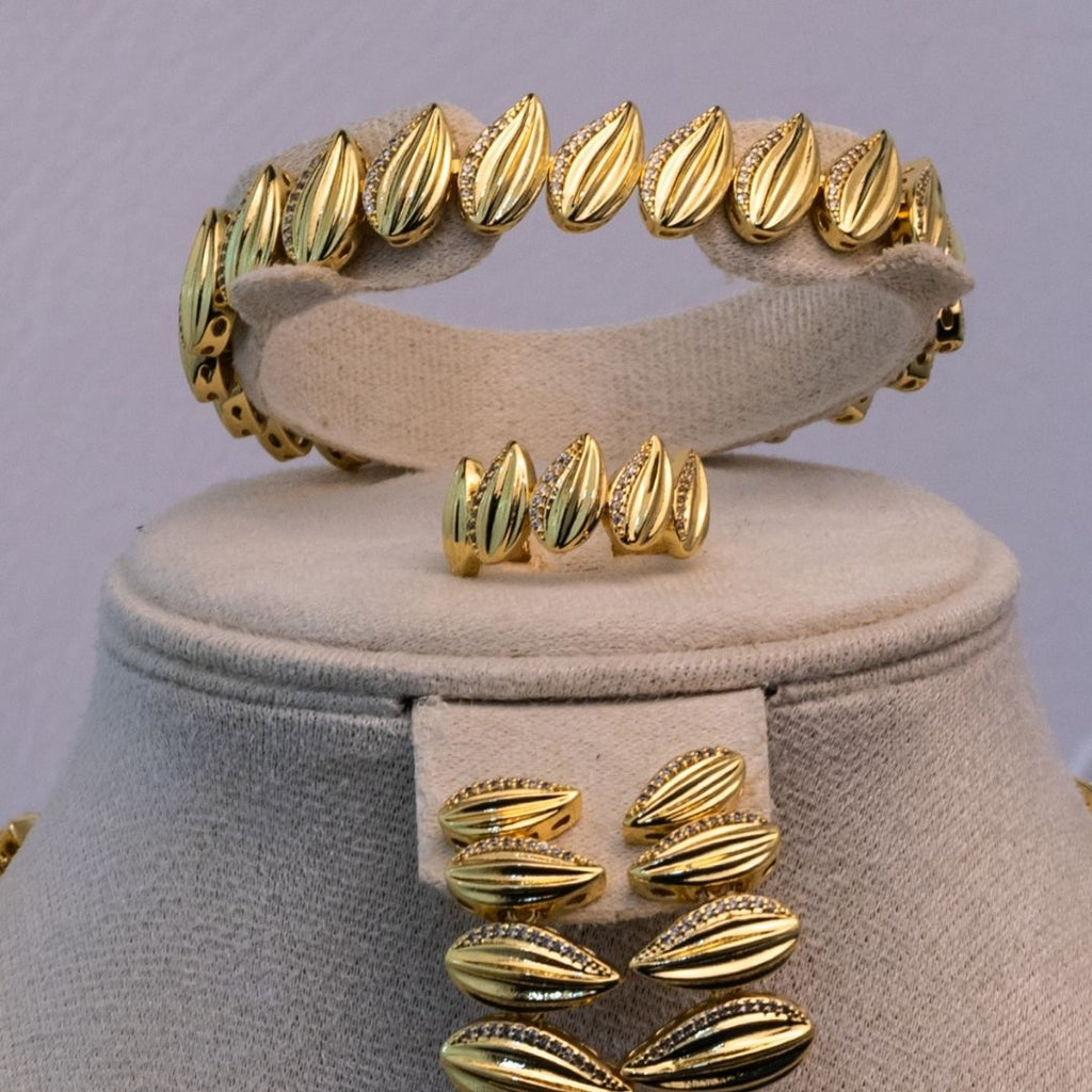 طاقم تصميم ذهب، تصميم ايطالي موديل 2